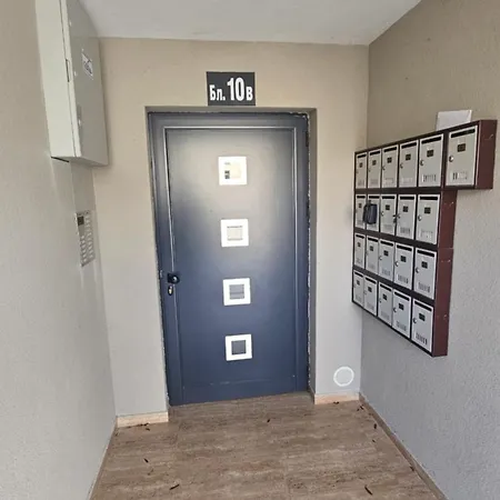 дерменджиев Appartamento