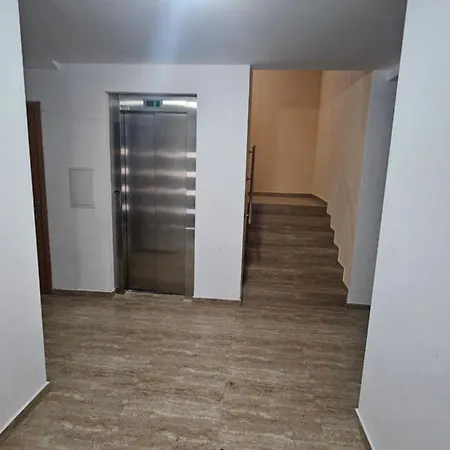дерменджиев Appartamento